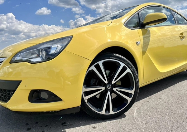 Opel Astra cena 32900 przebieg: 169000, rok produkcji 2012 z Gostyń małe 436